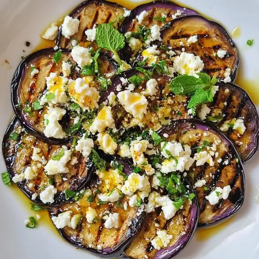 Carpaccio d'Aubergines Grillées : Fumé, Frais et Ensoleillé à la Feta, Menthe et Citron