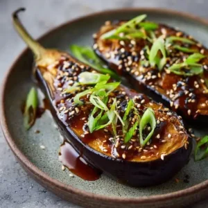 Le plat umami par excellence : Aubergine au Four, Sauce Miso et Sésame Torréfié