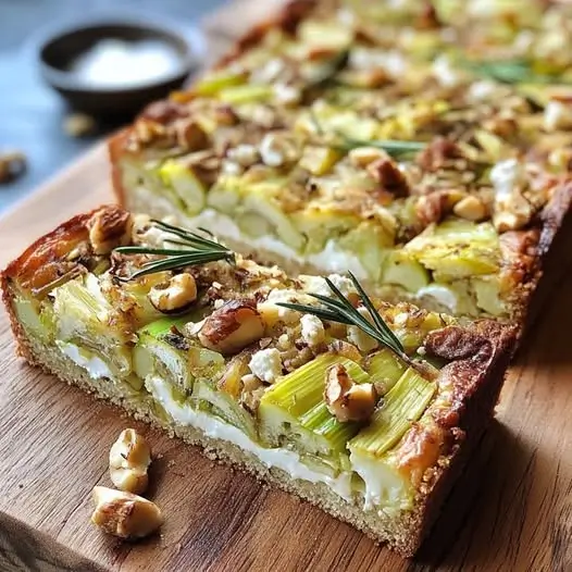 Cake aux Poireaux, Chèvre, Noix et Romarin