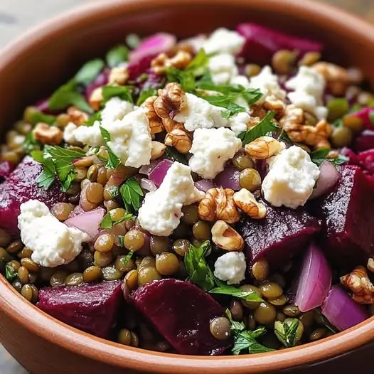 Salade Tiède de Lentilles, Betteraves Rôties et Fromage de Brebis