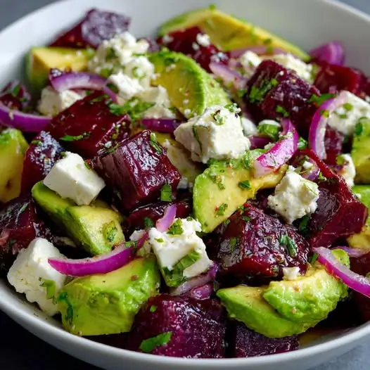 Salade de Betterave, Avocat et Feta