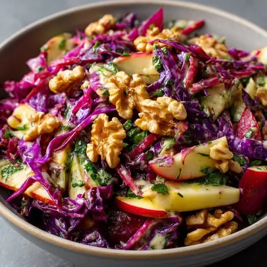 Salade de Chou Pourpre, Betterave et Équilibre Miso